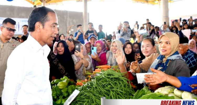 Presiden Joko Widodo memantau langsung ketersediaan dan harga sejumlah bahan pokok yang ada di Pasar Rakyat Merangin